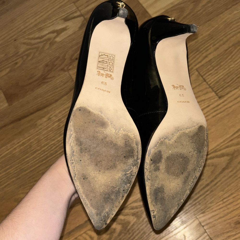 Coach 
SLOANE PUMP - Picture 4 of 7